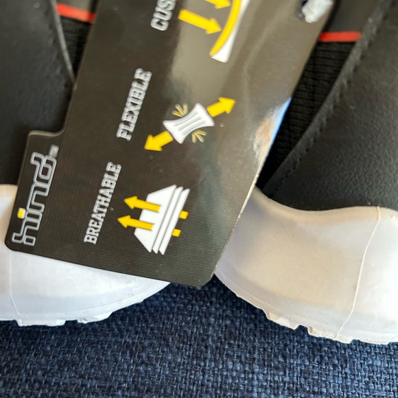 Men’s black tennis shoes by Hind red and white accents just to add little flair - Picture 5 of 6